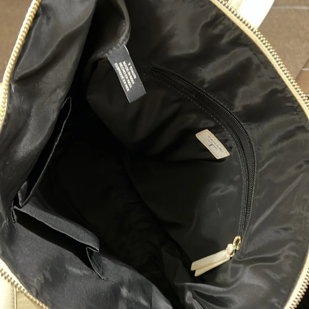 Tahari white leather bag - Picture 16 of 16